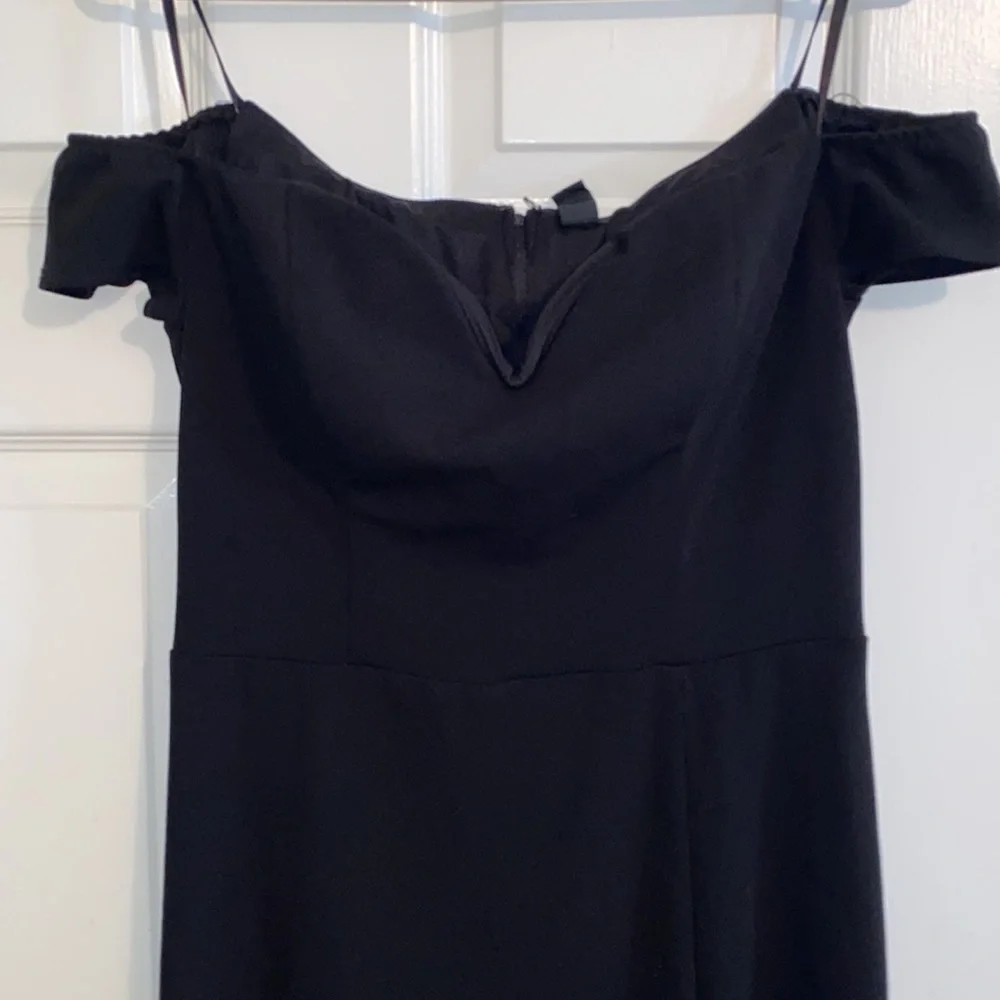 OFF THE SHOULDER WINDSOR DRESS - Picture 4 of 12